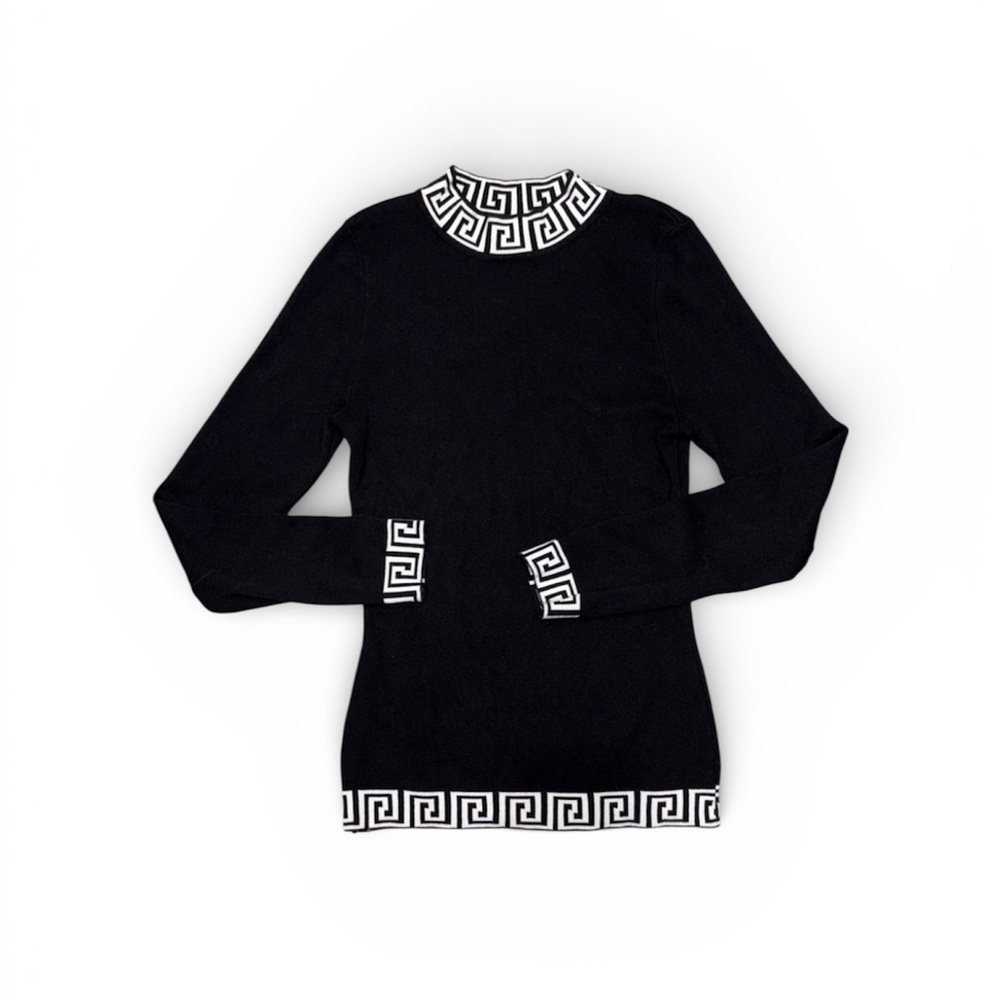 165. Women’s Black and White Geometric Turtleneck Sweater Size Medium